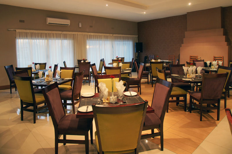 Kadoma Hotel & Conference Centre Dış mekan fotoğraf