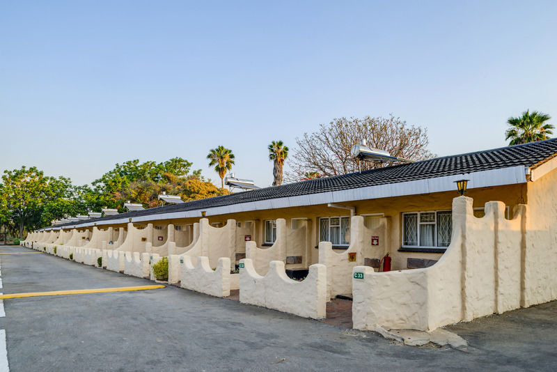 Kadoma Hotel & Conference Centre Dış mekan fotoğraf