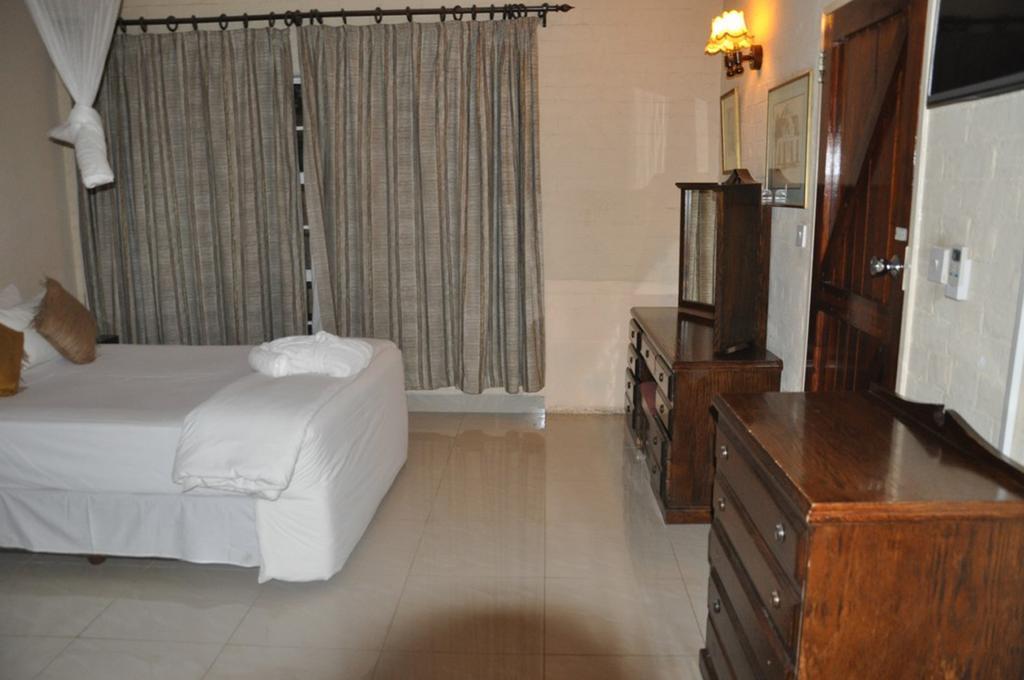 Kadoma Hotel & Conference Centre Dış mekan fotoğraf