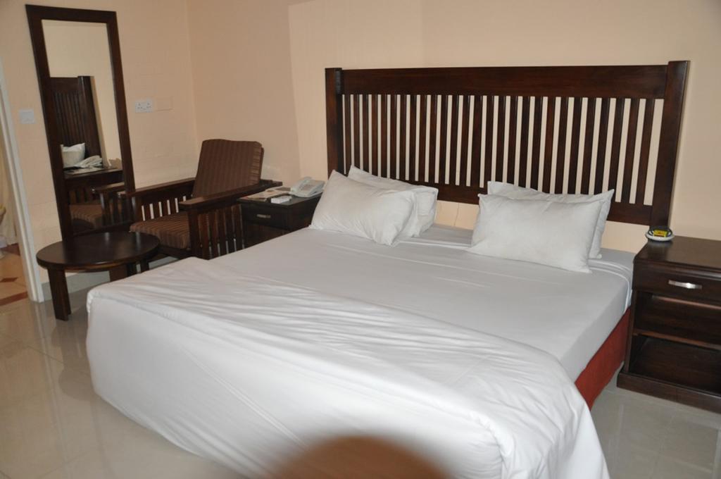 Kadoma Hotel & Conference Centre Dış mekan fotoğraf