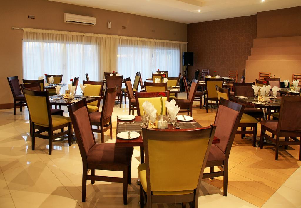 Kadoma Hotel & Conference Centre Dış mekan fotoğraf