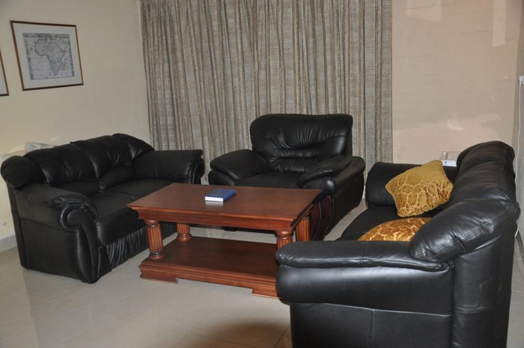 Kadoma Hotel & Conference Centre Oda fotoğraf