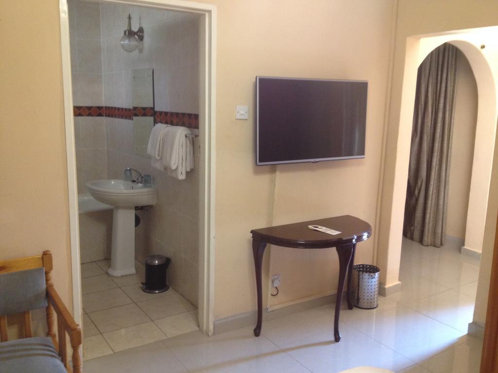 Kadoma Hotel & Conference Centre Dış mekan fotoğraf