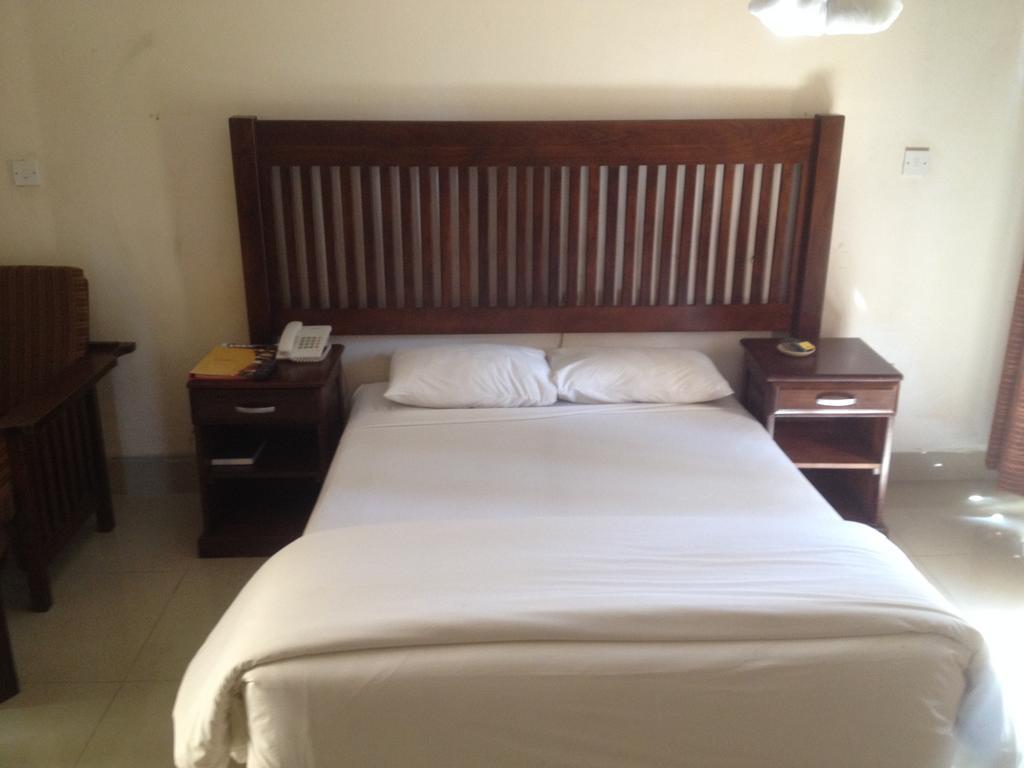 Kadoma Hotel & Conference Centre Dış mekan fotoğraf