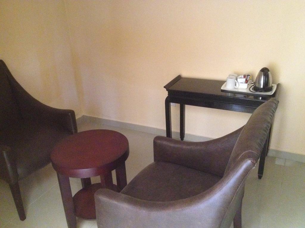 Kadoma Hotel & Conference Centre Dış mekan fotoğraf