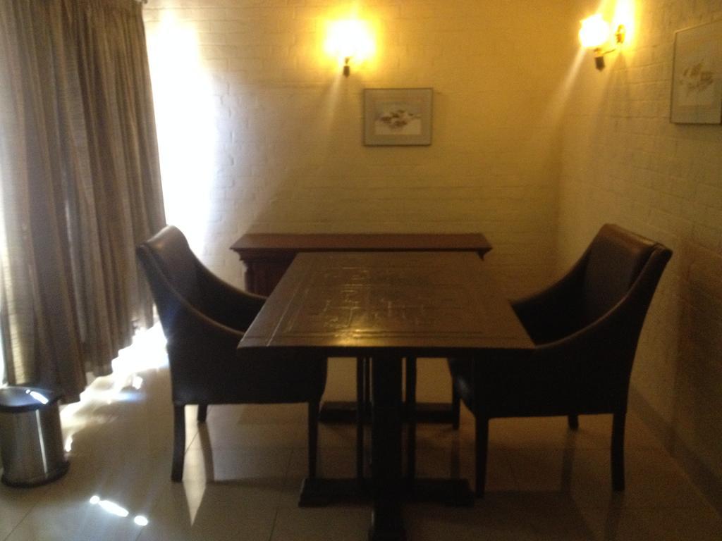 Kadoma Hotel & Conference Centre Dış mekan fotoğraf