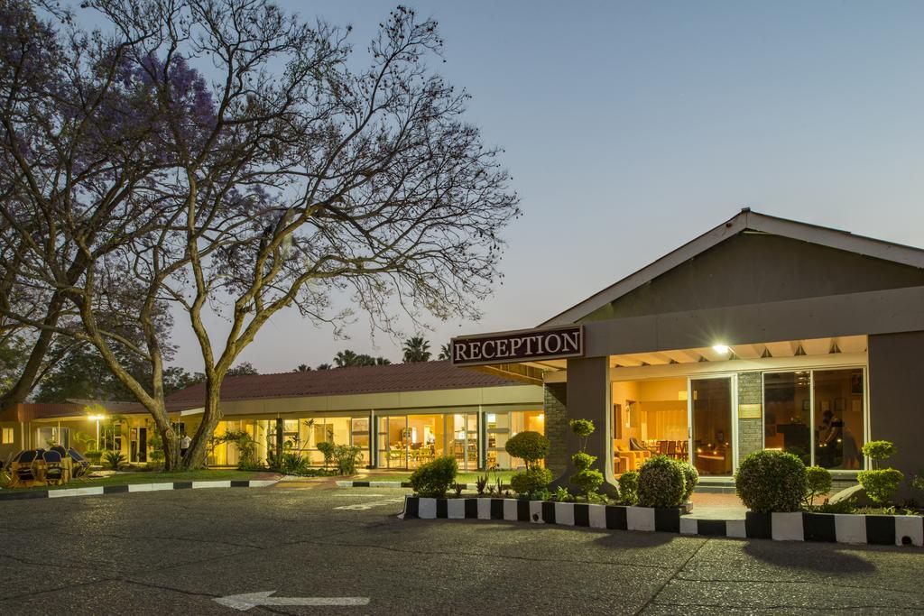Kadoma Hotel & Conference Centre Dış mekan fotoğraf