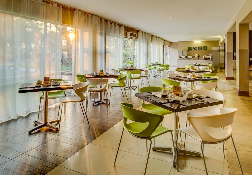 Kadoma Hotel & Conference Centre Dış mekan fotoğraf