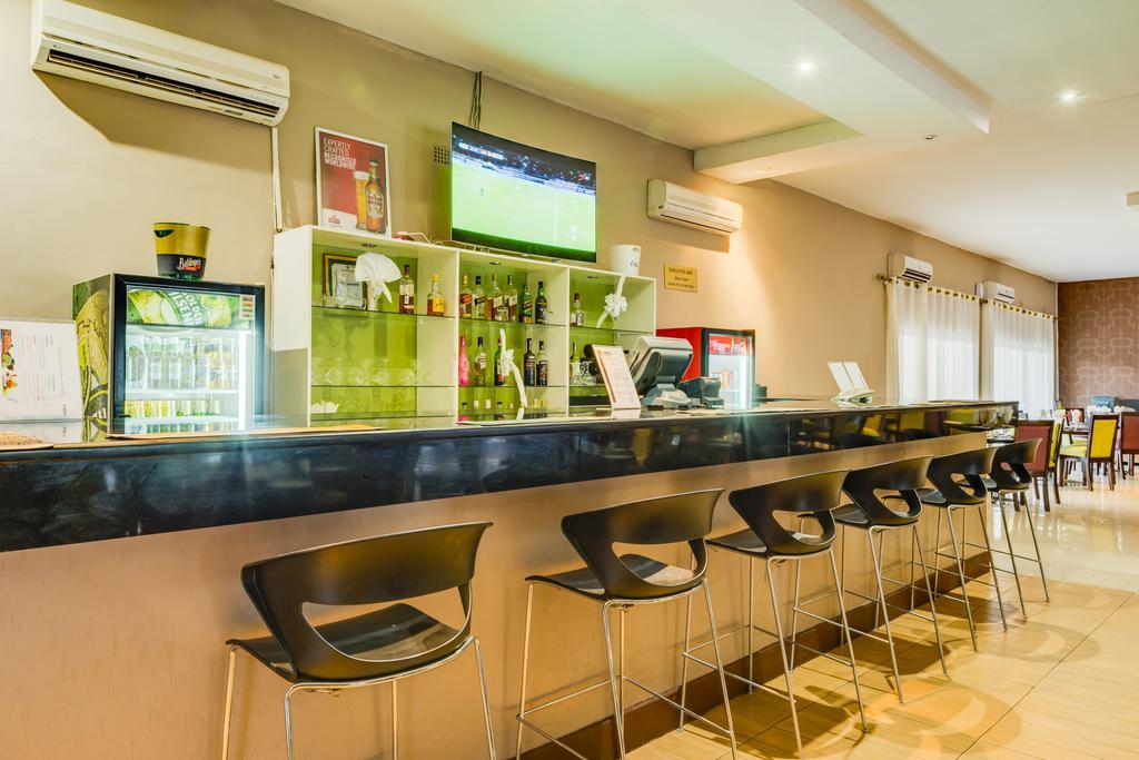 Kadoma Hotel & Conference Centre Dış mekan fotoğraf