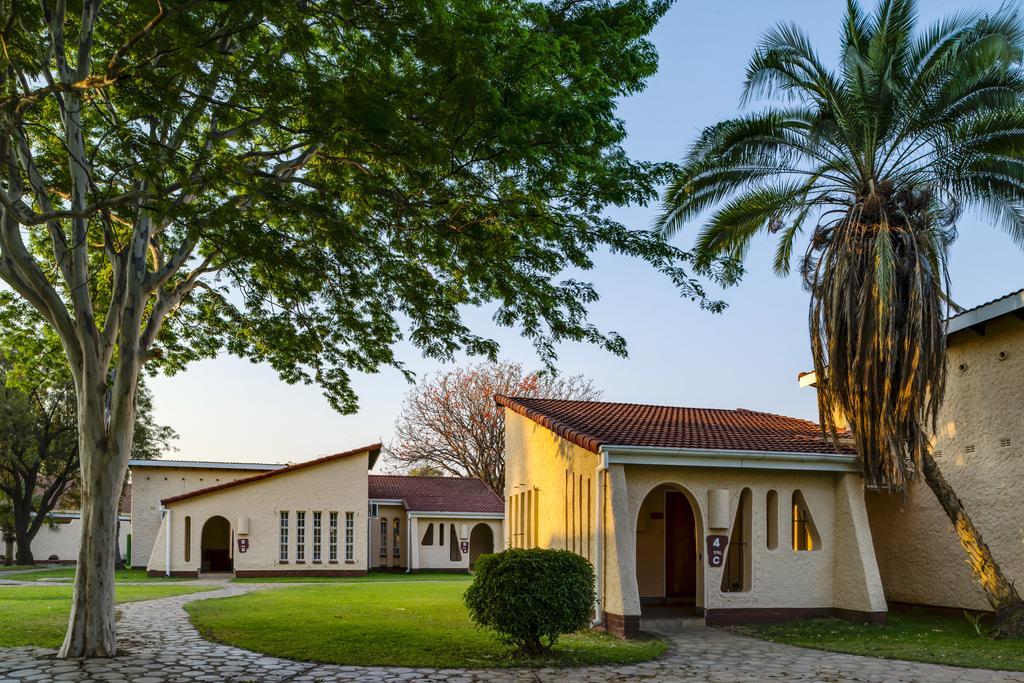 Kadoma Hotel & Conference Centre Dış mekan fotoğraf