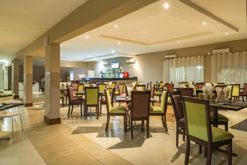 Kadoma Hotel & Conference Centre Dış mekan fotoğraf