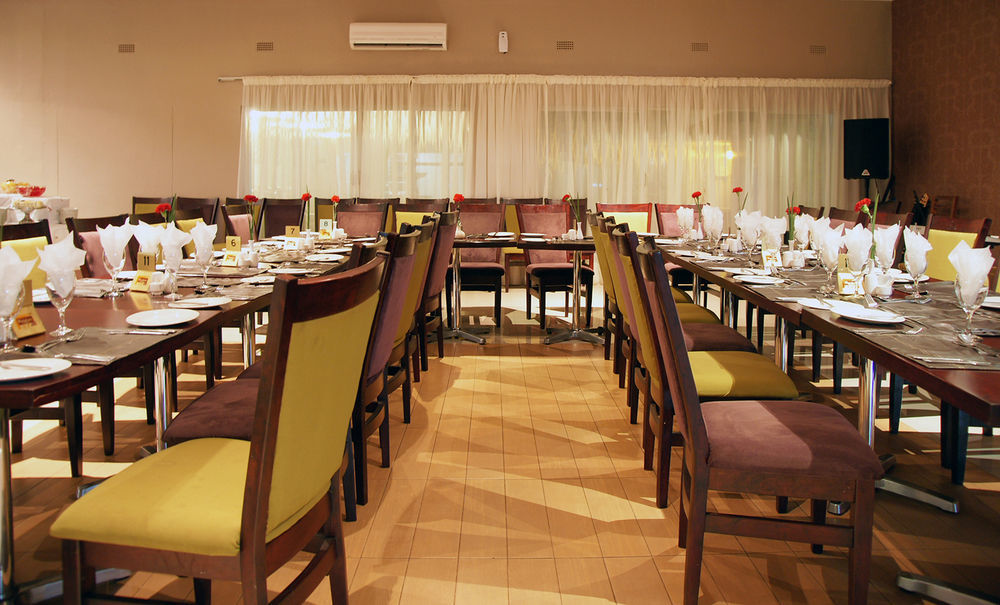 Kadoma Hotel & Conference Centre Dış mekan fotoğraf